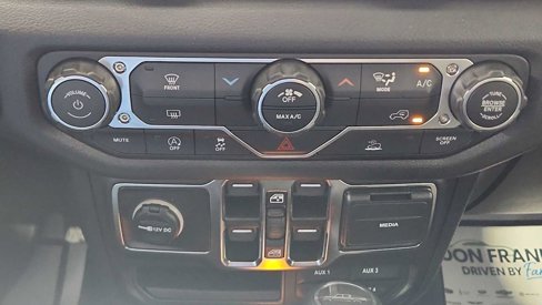 New 2025 Jeep Gladiator Sport image 22