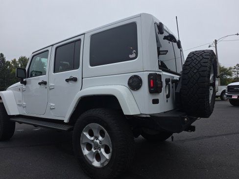 Used 2015 Jeep Wrangler Unlimited Sahara w/ Connectivity Group image 12
