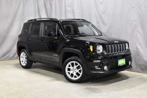 Certified 2019 Jeep Renegade Latitude w/ Cold Weather Group image 3