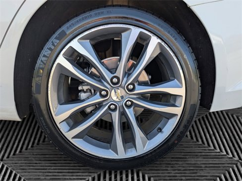 Used 2022 Chevrolet Malibu LT image 9