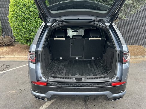 Used 2020 Land Rover Discovery Sport SE R-Dynamic image 16