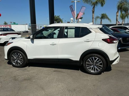 Used 2023 Nissan Kicks SV image 8