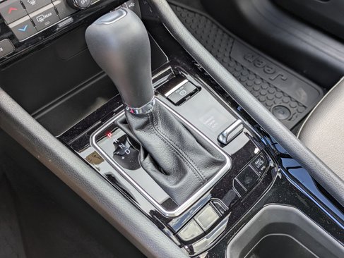 New 2025 Jeep Compass Latitude w/ Sun and Sound Group image 23
