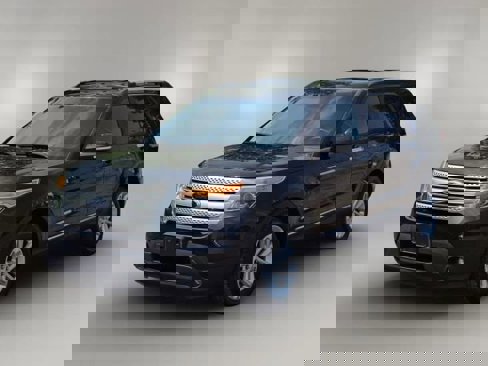 Used 2015 Ford Explorer XLT w/ Equipment Group 202A image 1