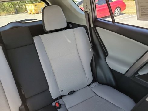 Used 2016 Toyota RAV4 XLE image 6