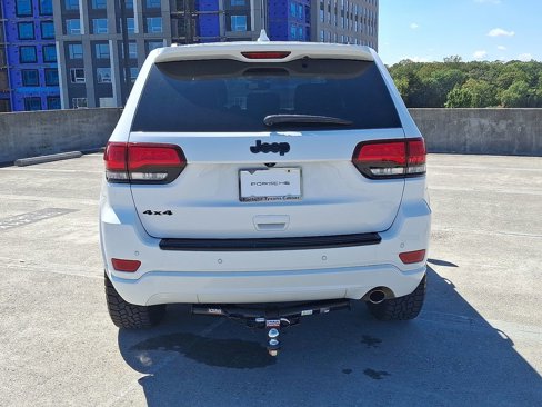 Used 2018 Jeep Grand Cherokee Altitude image 9