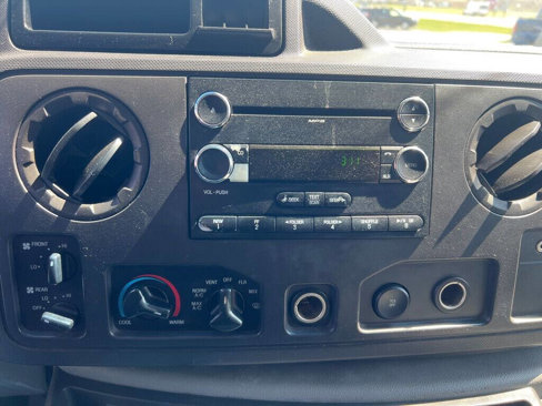 Used 2011 Ford E-350 and Econoline 350 XLT image 17