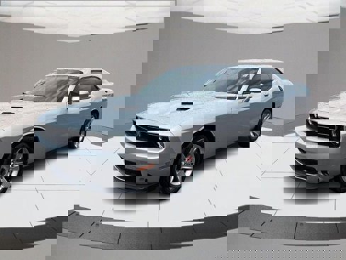 Used 2021 Dodge Challenger SXT w/ Driver Convenience Group image 9