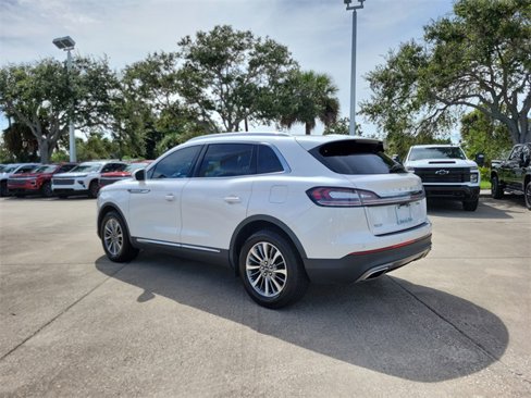 Used 2019 Lincoln Nautilus Select image 6