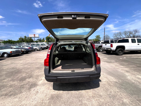 Used 2002 Volvo V70 Cross Country image 45