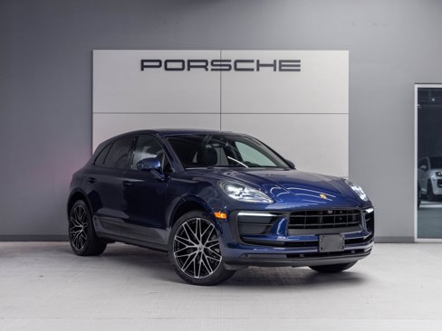 Certified 2022 Porsche Macan image 9