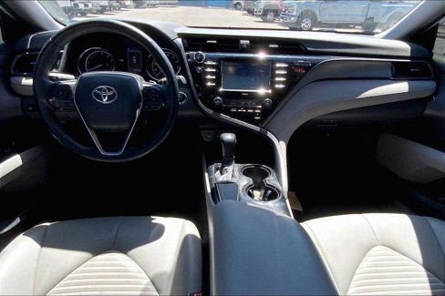 Used 2020 Toyota Camry SE image 15