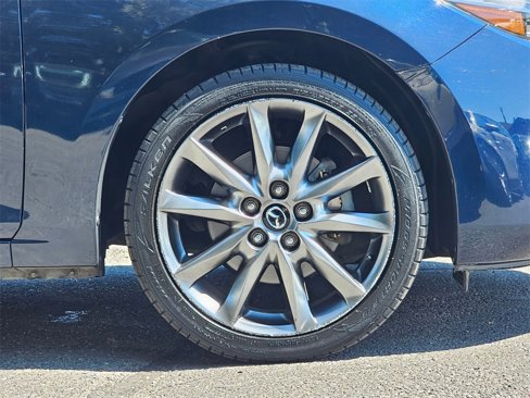 Used 2018 MAZDA MAZDA3 Touring image 9