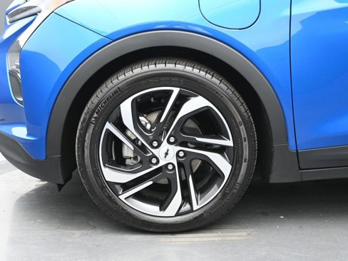 Used 2023 Chevrolet Bolt LT w/ Infotainment Package image 24
