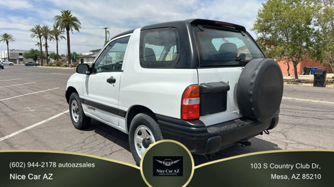 Used 1999 Chevrolet Tracker 2WD Convertible image 1