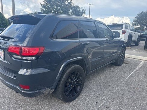 Used 2018 Jeep Grand Cherokee Altitude image 5