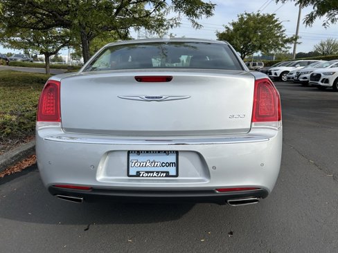 Used 2020 Chrysler 300 Touring L w/ 300 Premium Group image 6