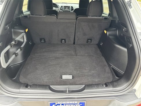 Used 2014 Jeep Cherokee Latitude image 12