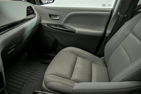 Used 2015 Toyota Sienna XLE image 24