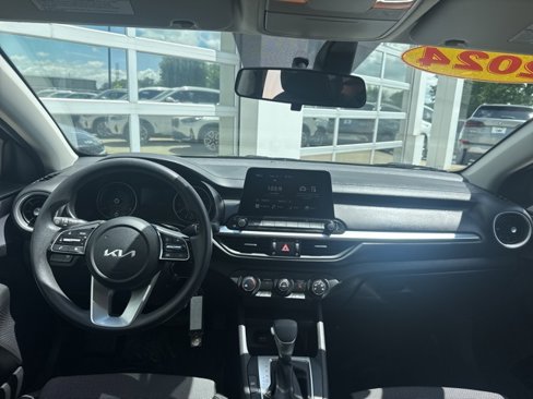 Used 2024 Kia Forte LX image 9