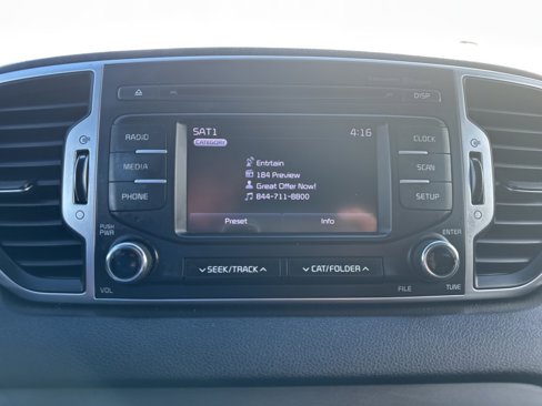 Used 2018 Kia Sportage LX image 3