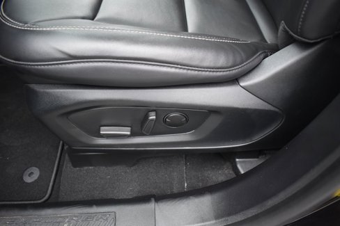 Used 2022 Ford Explorer XLT w/ Equipment Group 202A image 18