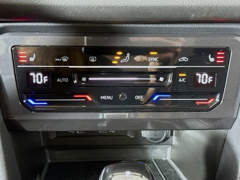 Used 2022 Volkswagen Tiguan SE image 15