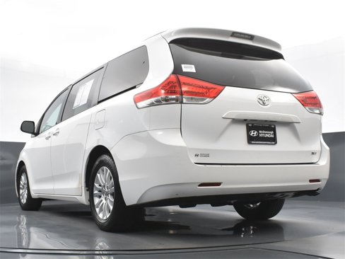 Used 2014 Toyota Sienna image 26