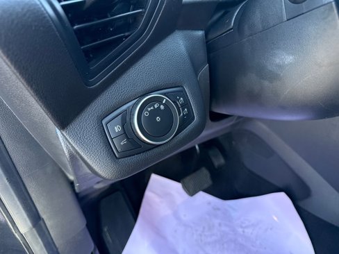 Used 2019 Ford Escape SE image 25