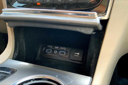 Used 2020 Jeep Grand Cherokee Limited w/ Luxury Group II image 34