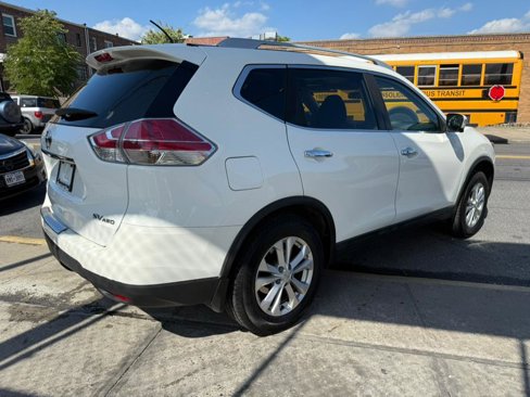 Used 2016 Nissan Rogue SV w/ SV Premium Package image 4
