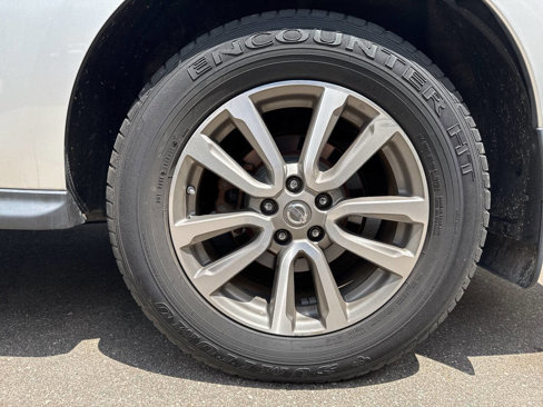 Used 2013 Nissan Pathfinder S image 39