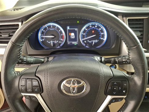 Used 2017 Toyota Highlander Limited image 23