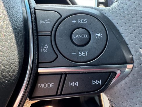 Used 2019 Toyota Avalon Limited image 19