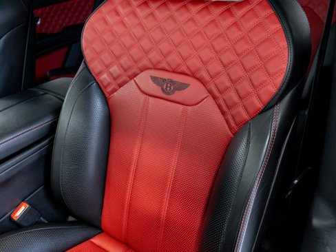 Certified 2022 Bentley Bentayga image 18