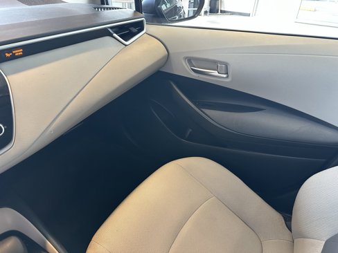 Used 2021 Toyota Corolla LE image 14