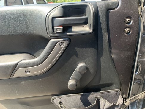 Used 2017 Jeep Wrangler Sport image 12