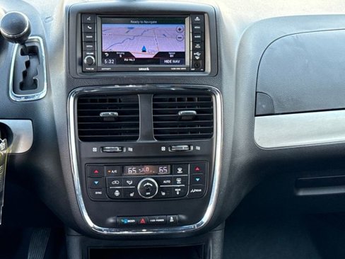 Used 2018 Dodge Grand Caravan GT image 29