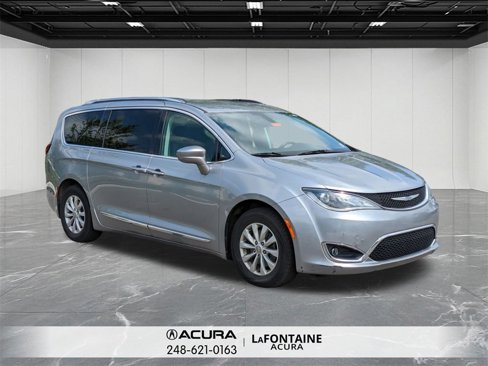Used 2019 Chrysler Pacifica Touring-L image 7