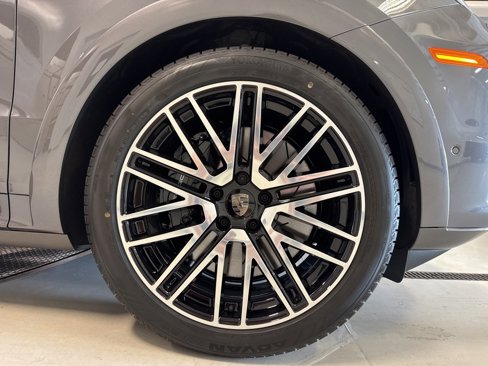 New 2025 Porsche Cayenne Turbo image 45