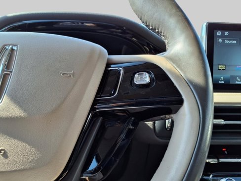 Used 2021 Lincoln Corsair AWD w/ Premium Package image 19