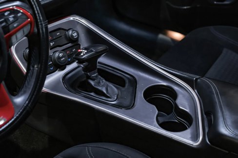 Used 2015 Dodge Challenger SXT image 18