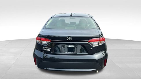 Used 2021 Toyota Corolla LE image 6