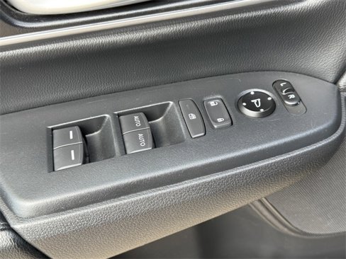 Used 2019 Honda CR-V Touring image 17