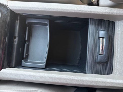 Used 2016 Honda Pilot Elite image 27
