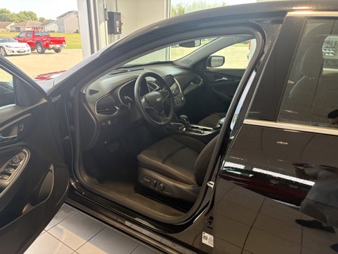Used 2024 Chevrolet Malibu LT image 9