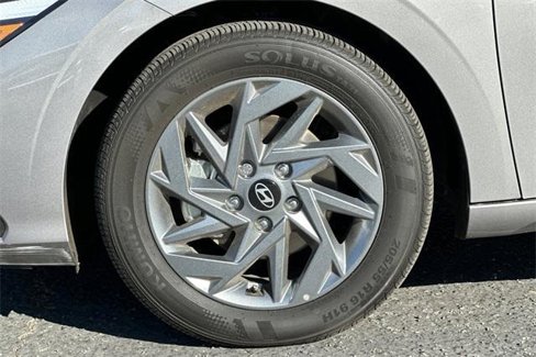 Used 2024 Hyundai Elantra SEL image 27