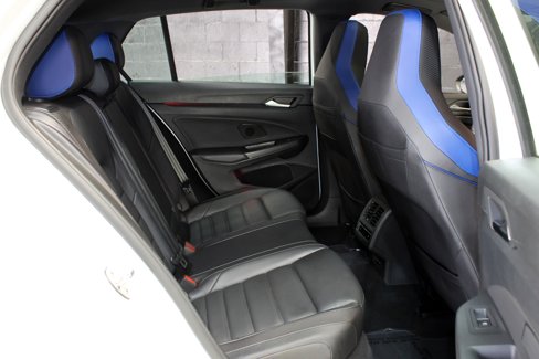 Used 2022 Volkswagen Golf R image 41