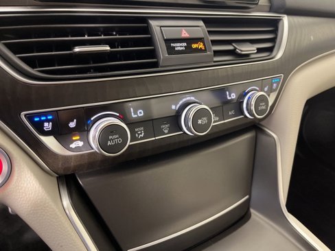 Certified 2018 Honda Accord Touring image 31