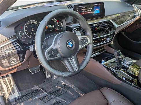 Used 2019 BMW 530i xDrive w/ M Sport Package image 10
